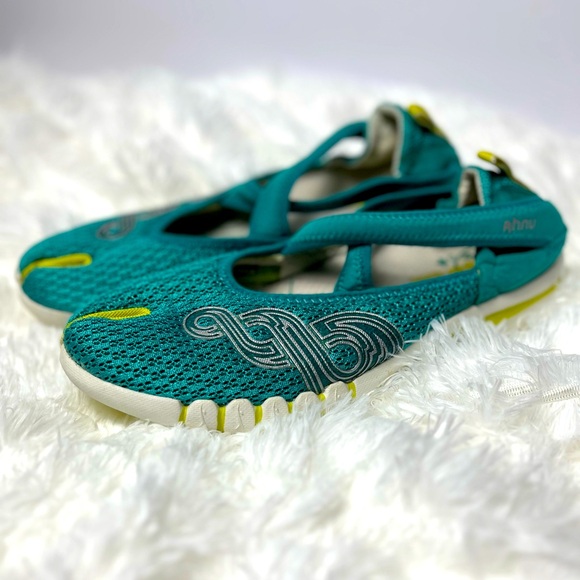 Ahnu Shoes - Ahnu Women’s Yoga Split Round Toe Cross Training Shoes